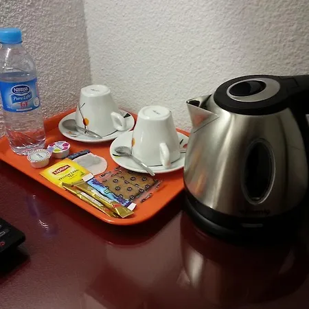 Hotel Brit Porte D'espagne 3*