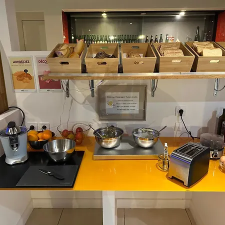 Hotel Brit Porte D'espagne 3*