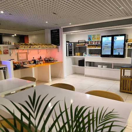 Hotel Brit Porte D'espagne 3*