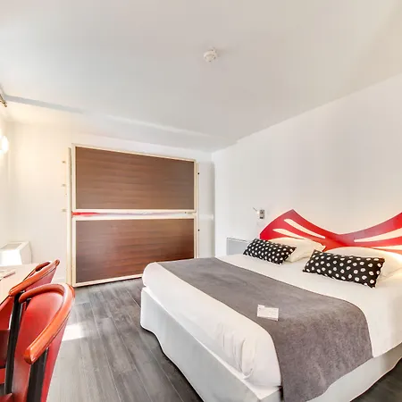 Hotel Brit Porte D'espagne 3*