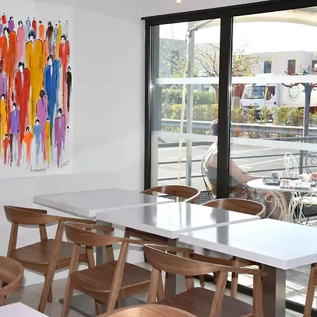 Hotel Brit Porte D'espagne 3*