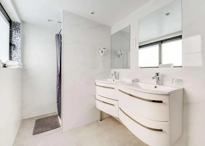 Brit Porte D'espagne Hotel 3*