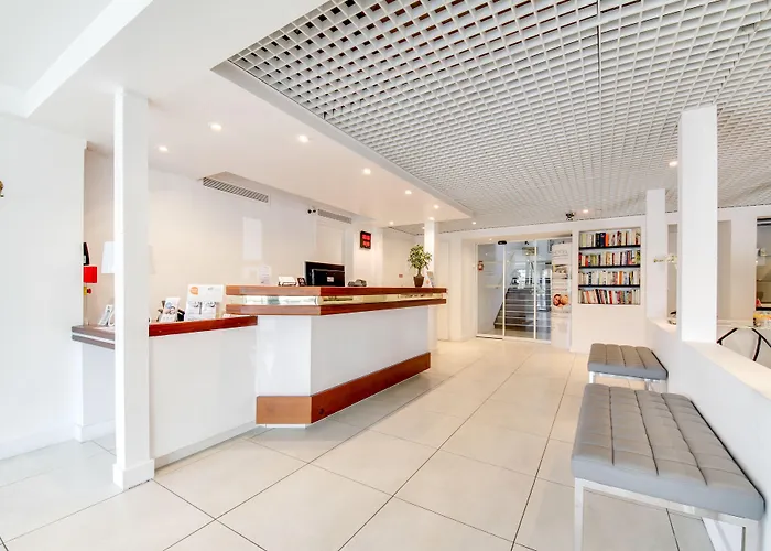 Brit Porte D'espagne Hotel